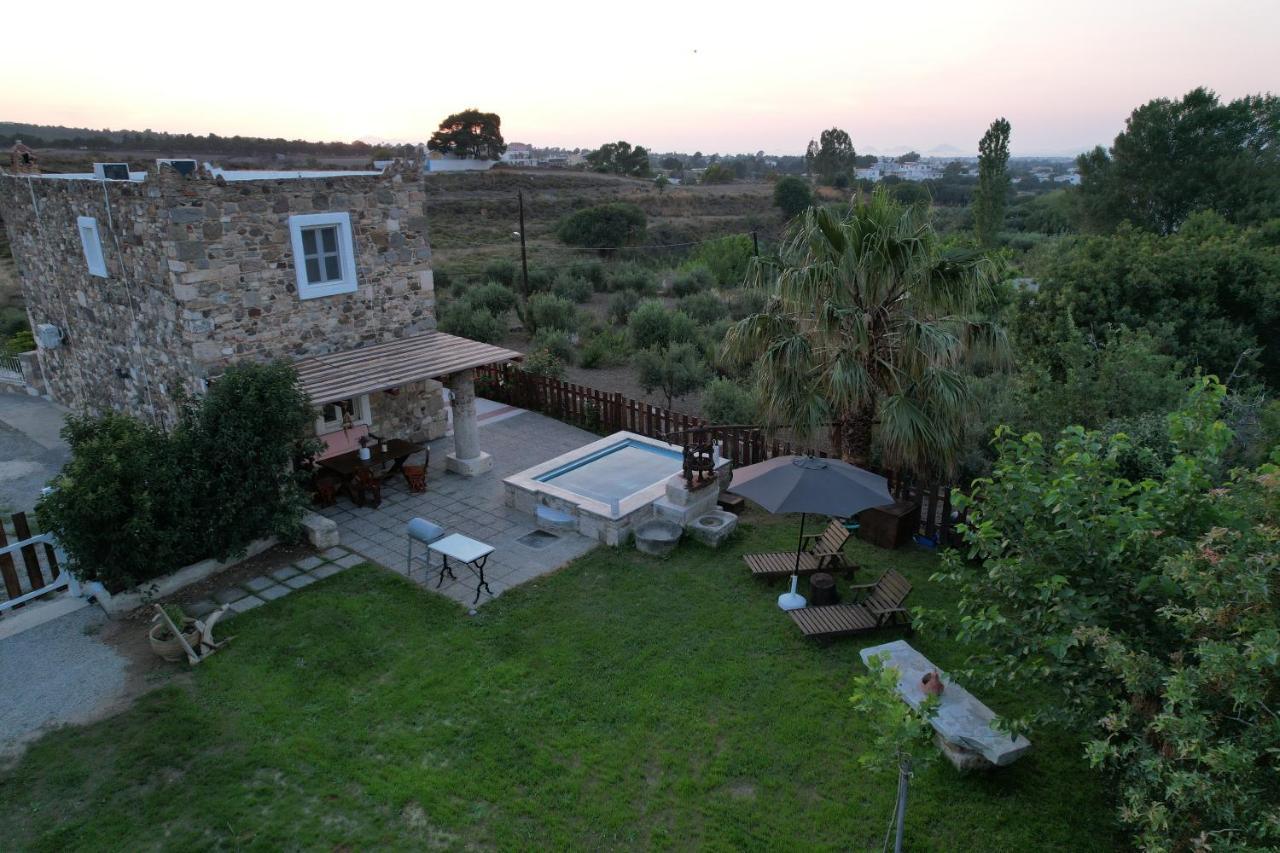 Traditional Kos Villa With Swimming Pool, Lawn Yard And Bbq Exterior photo