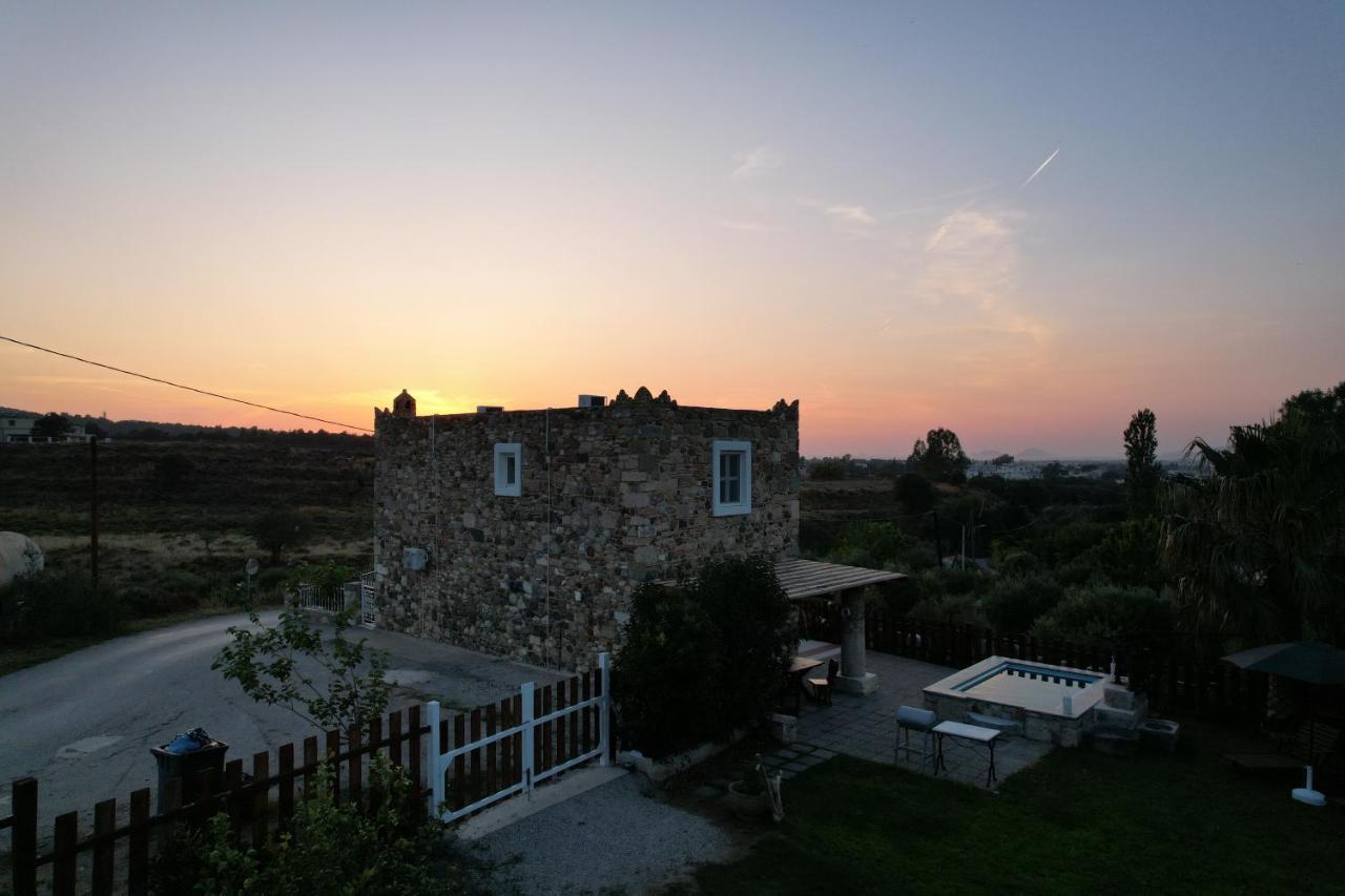 Traditional Kos Villa With Swimming Pool, Lawn Yard And Bbq Exterior photo