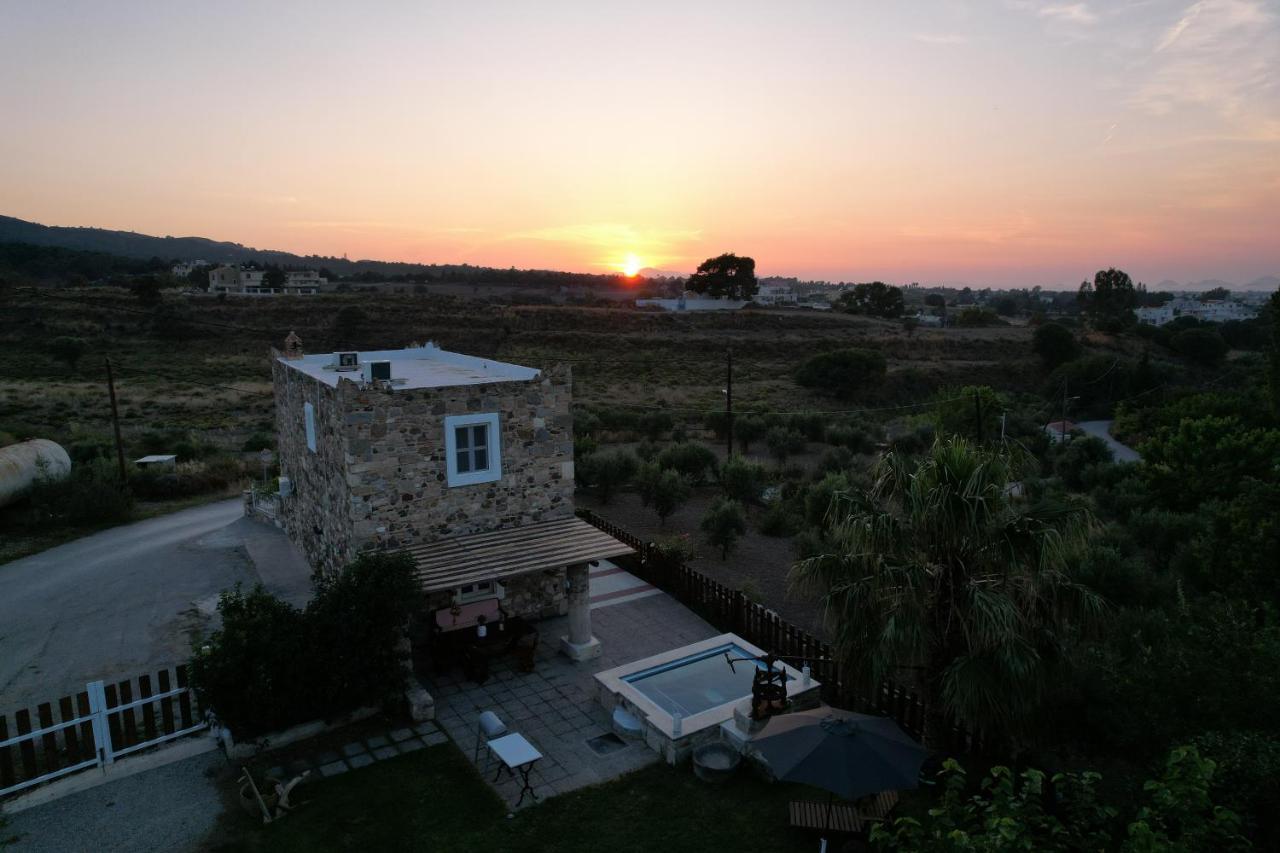 Traditional Kos Villa With Swimming Pool, Lawn Yard And Bbq Exterior photo