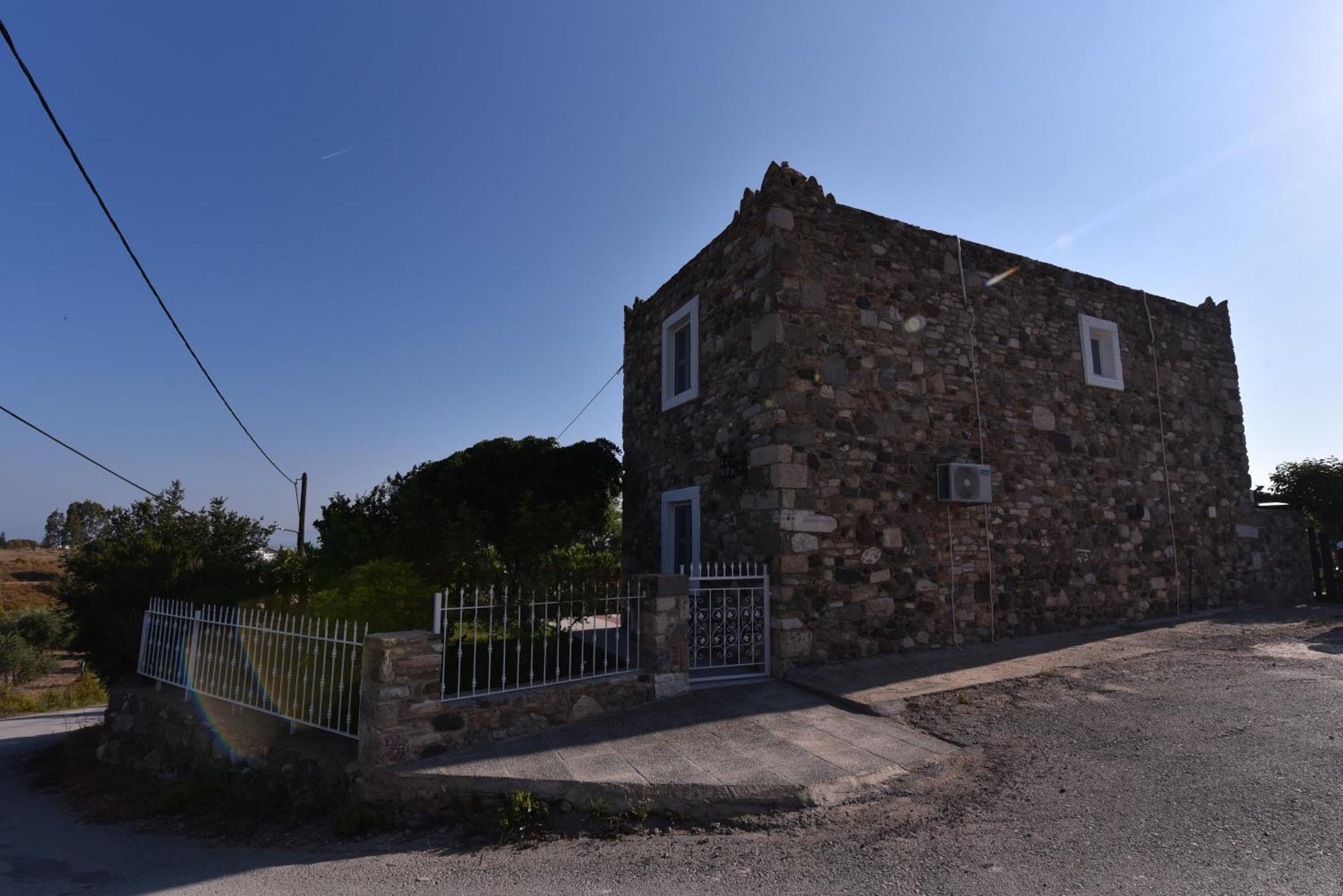 Traditional Kos Villa With Swimming Pool, Lawn Yard And Bbq Exterior photo