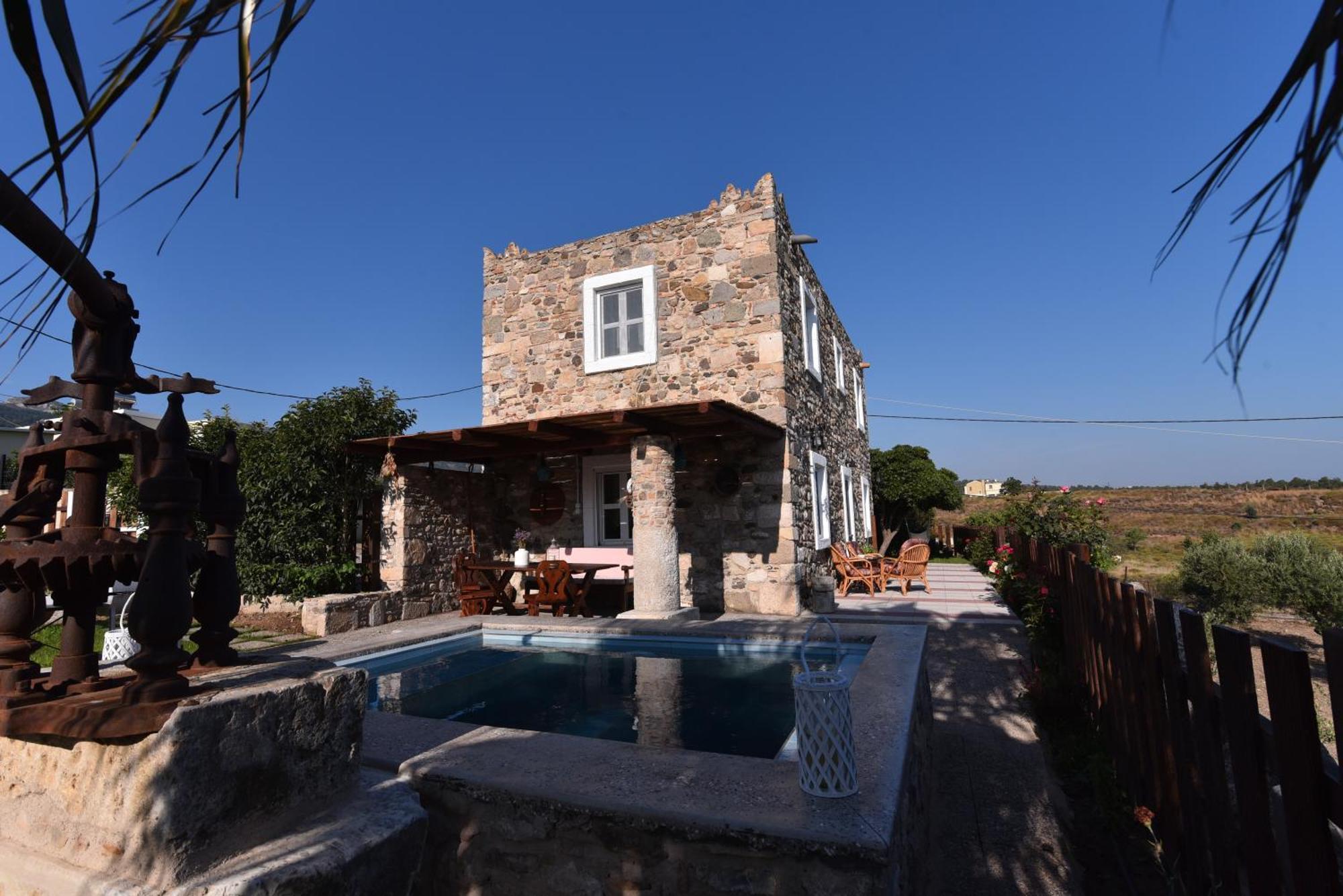 Traditional Kos Villa With Swimming Pool, Lawn Yard And Bbq Exterior photo