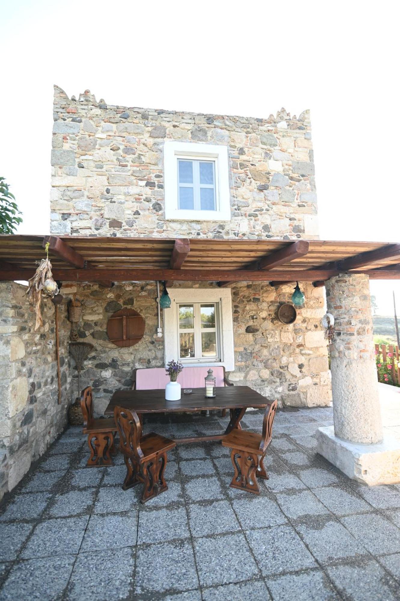 Traditional Kos Villa With Swimming Pool, Lawn Yard And Bbq Exterior photo