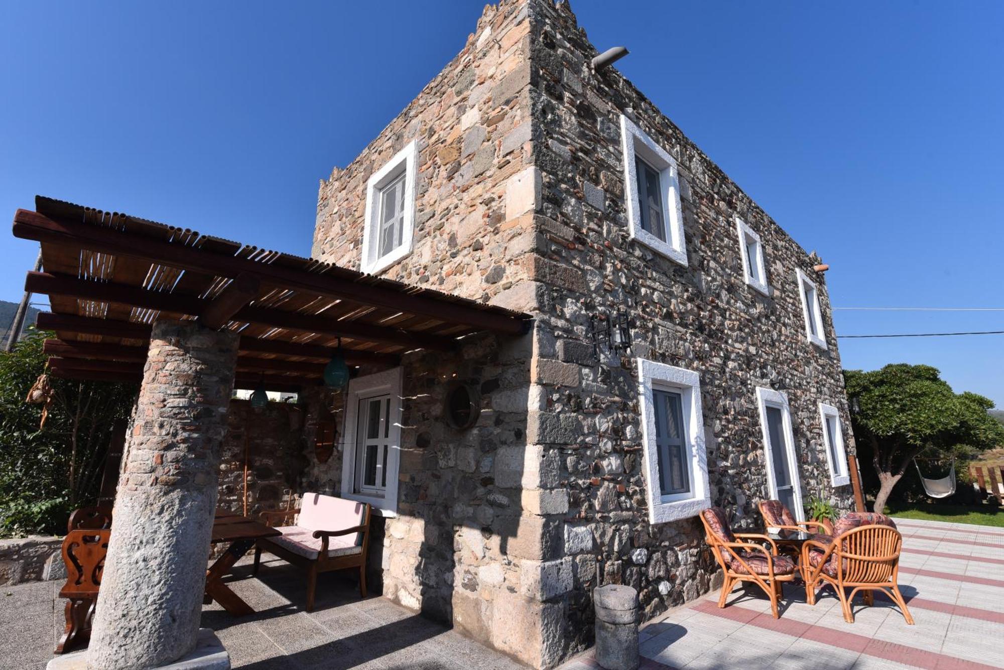 Traditional Kos Villa With Swimming Pool, Lawn Yard And Bbq Exterior photo