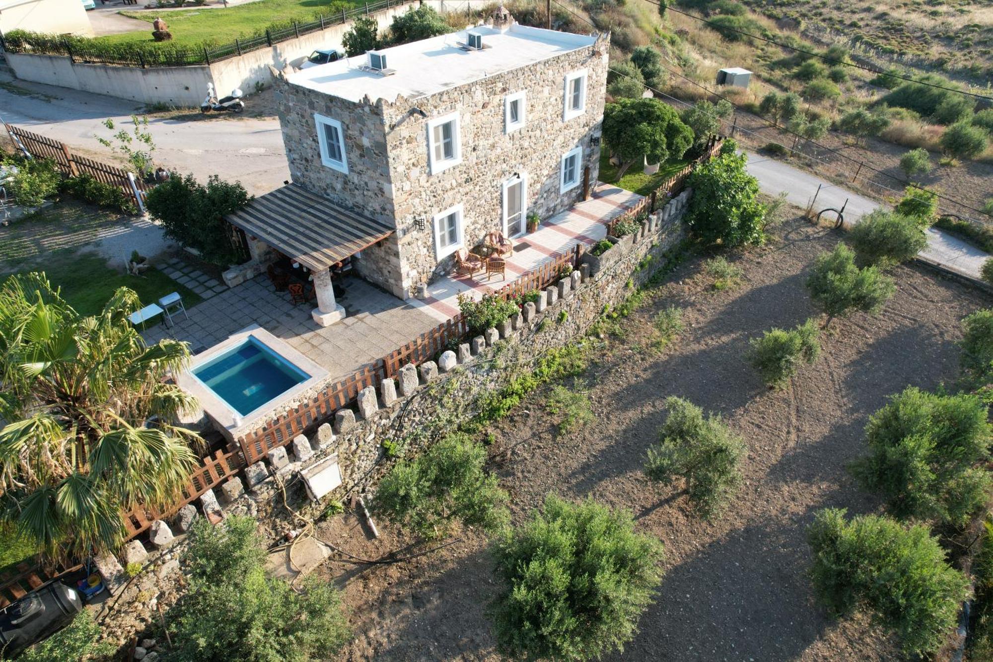 Traditional Kos Villa With Swimming Pool, Lawn Yard And Bbq Exterior photo